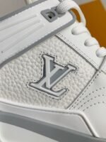LOUIS VUITTON SNEAKER - Image 12