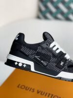 LOUIS VUITTON SNEAKER - Image 7