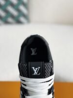 LOUIS VUITTON SNEAKER - Image 8