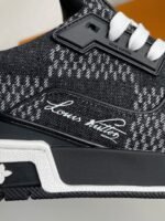 LOUIS VUITTON SNEAKER - Image 10