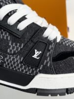 LOUIS VUITTON SNEAKER - Image 11