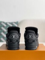 LOUIS VUITTON SNEAKER - Image 3