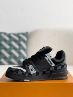 LOUIS VUITTON SNEAKER - Image 4