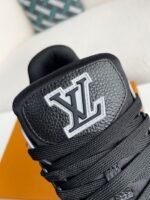 LOUIS VUITTON SNEAKER - Image 10