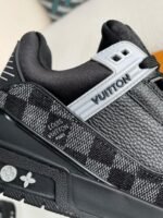 LOUIS VUITTON SNEAKER - Image 11