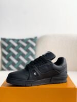 LOUIS VUITTON SNEAKER - Image 4
