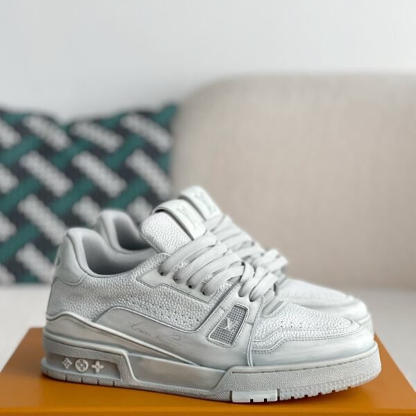 LOUIS VUITTON SNEAKER