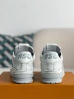 LOUIS VUITTON SNEAKER - Image 3