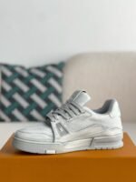 LOUIS VUITTON SNEAKER - Image 4