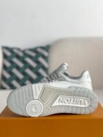 LOUIS VUITTON SNEAKER - Image 5