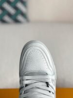 LOUIS VUITTON SNEAKER - Image 8