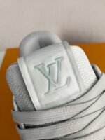 LOUIS VUITTON SNEAKER - Image 10