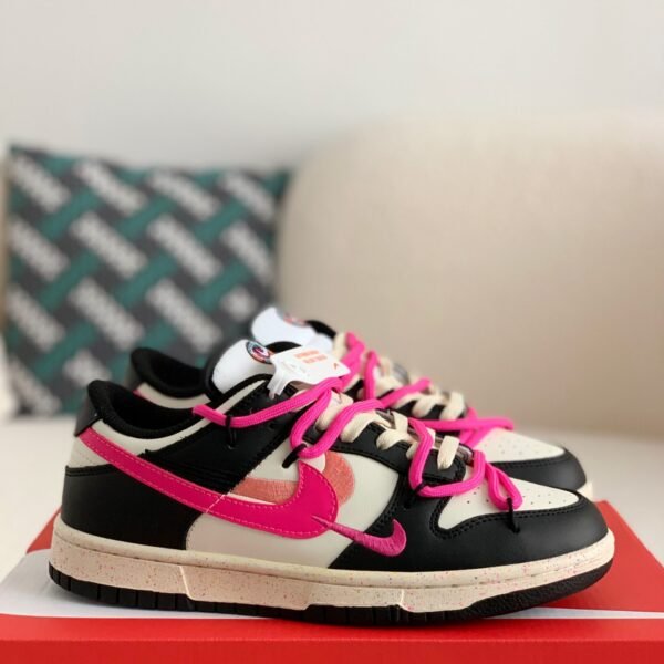Nike NK SB Dunk Low Sneakers
