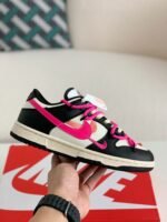 Nike NK SB Dunk Low Sneakers - Image 3
