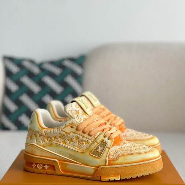 LOUIS VUITTON SNEAKER