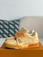 LOUIS VUITTON SNEAKER - Image 2