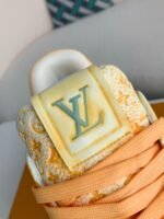 LOUIS VUITTON SNEAKER - Image 10