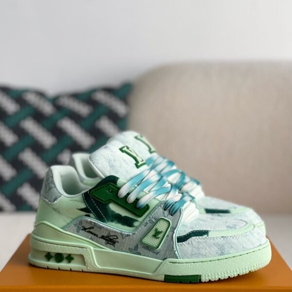 LOUIS VUITTON SNEAKER