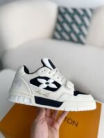 LOUIS VUITTON SNEAKERS - Image 6
