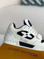 LOUIS VUITTON SNEAKERS - Image 7