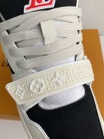 LOUIS VUITTON SNEAKERS - Image 10