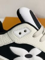 LOUIS VUITTON SNEAKERS - Image 12