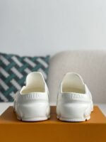 LOUlS VUlTTON Shark slippers, thick soles - Image 3
