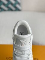 LOUIS VUITTON TRAINER SNEAKERS - Image 9