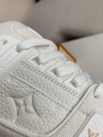 LOUIS VUITTON TRAINER SNEAKERS - Image 12