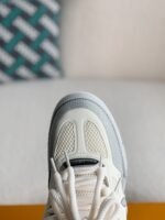 LOUIS VUITTON RUNNER TATIC sneakers - Image 8