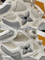 LOUIS VUITTON RUNNER TATIC sneakers - Image 14