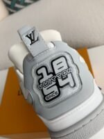 LOUIS VUITTON RUNNER TATIC sneakers - Image 29