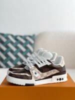LOUIS VUITTON TRAINER SNEAKERS - Image 2