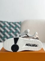 LOUIS VUITTON TRAINER SNEAKERS - Image 5
