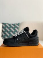 LOUIS VUITTON TRAINER Sneakers - Image 4