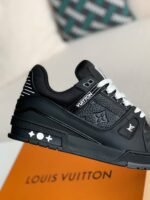 LOUIS VUITTON TRAINER Sneakers - Image 9