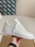 LOUIS VUITTON x NIKE AIR FORCE 1 Sn eaker - Image 3