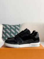 LOUIS VUITTON TRAINER - Image 2
