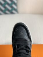 LOUIS VUITTON TRAINER - Image 7