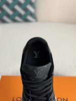 LOUIS VUITTON TRAINER - Image 8