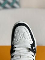 LOUIS VUITTON TRAINER SNEAKERS Kirby - Image 24