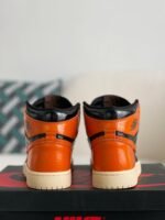 Air Jordan 1 Retro High OG Chicago Red - Image 5