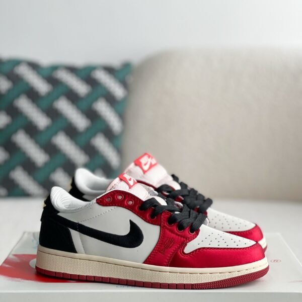 Trophy Room x Jordan Air Jordan 1 Low Golf Sneakers