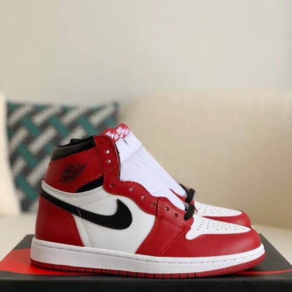 Air Jordan 1 Retro High OG Bred Toe