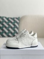 DlOR Sneaker - Image 2