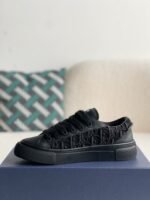 DlOR Sneaker - Image 4