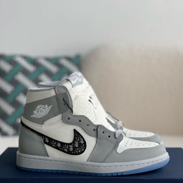 DIOR x NIKE JORDAN 1 Sneaker