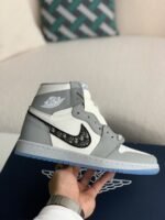DIOR x NIKE JORDAN 1 Sneaker - Image 3