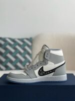 DIOR x NIKE JORDAN 1 Sneaker - Image 4