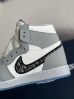 DIOR x NIKE JORDAN 1 Sneaker - Image 13